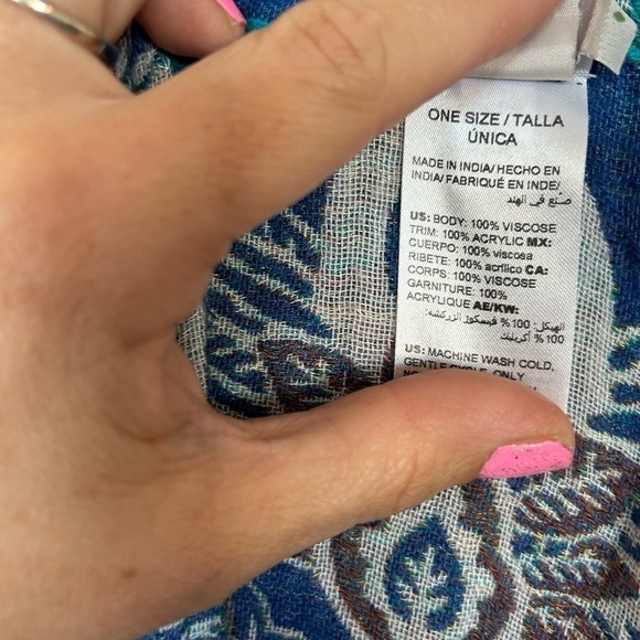 Chicos kimono, one size blue floral Kraft on wrap jacquard 100% viscose - Picture 5 of 7